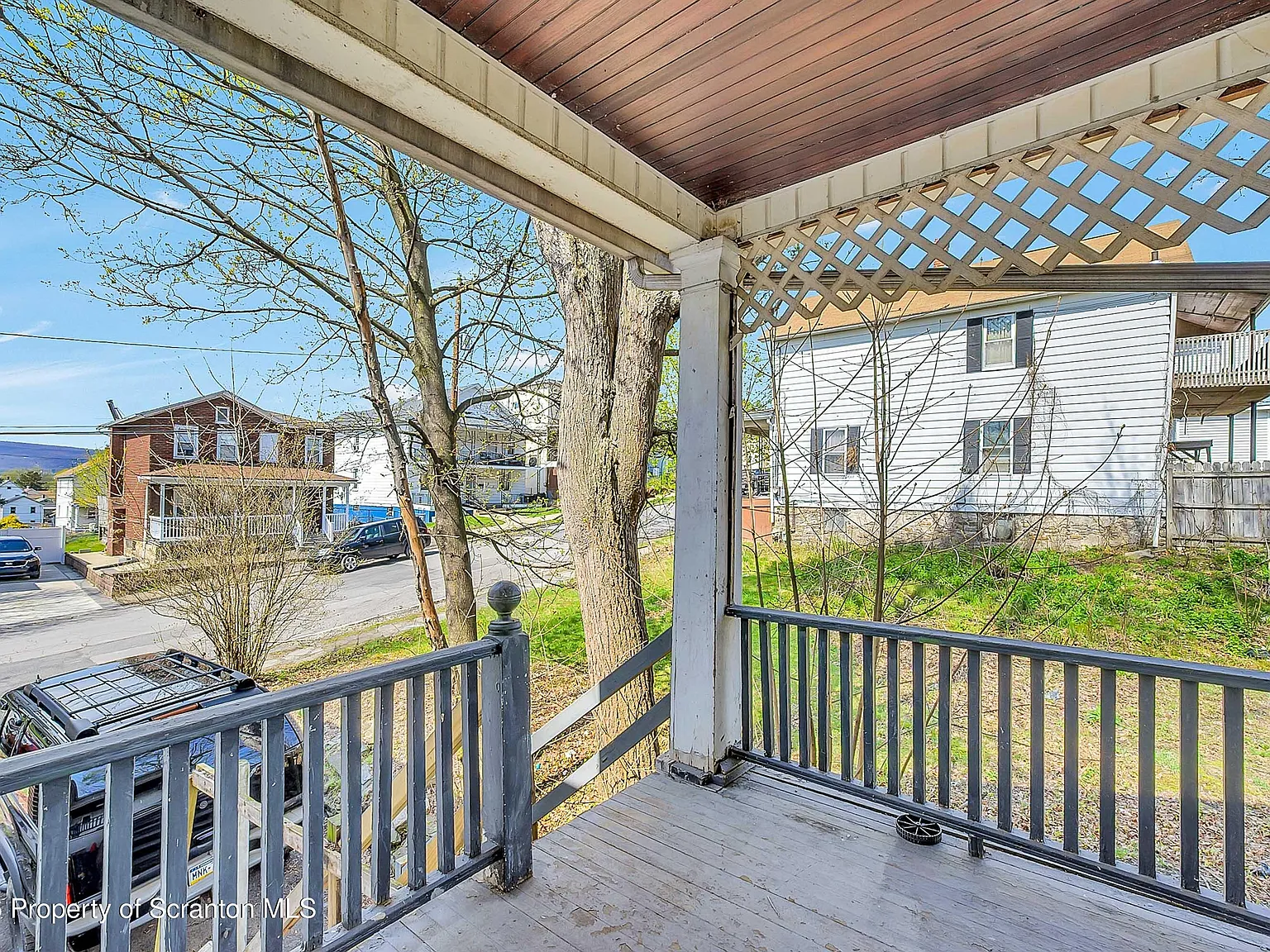 3 bed, 1.0 bath, 937 sqft, $1,250 — Photo 3