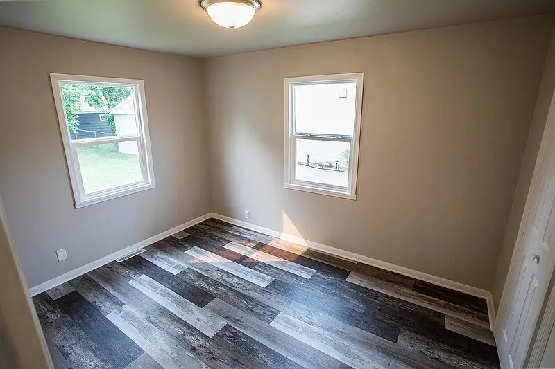 3 bed, 1.0 bath, 1089 sqft, $1,649 — Photo 4