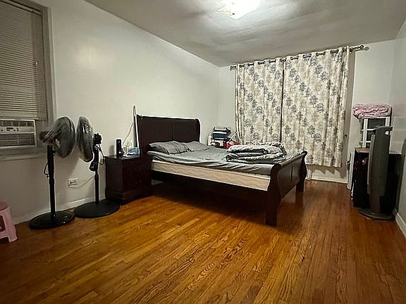 3rd image of 42-40 Bowne St Unit 4M
