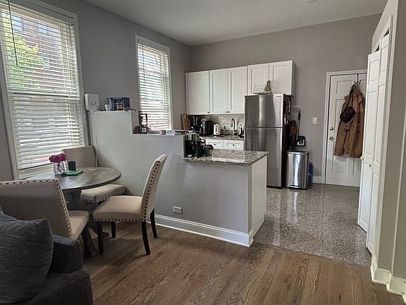 5th image of 1254 W Henderson St APT 1R