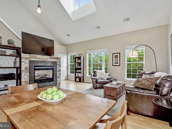 5th image of 1625 Hunting Creek Dr