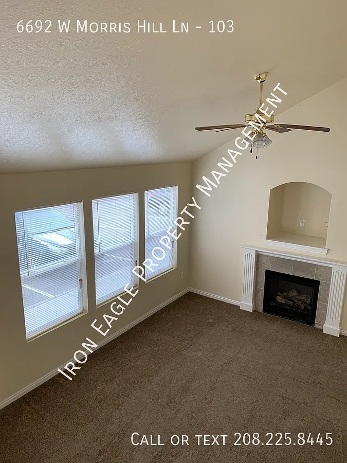 2 bed, 1.5 bath, 1000 sqft, $1,325 — Photo 2