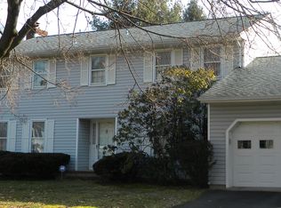 21 Norchester Dr, Princeton Junction, NJ 08550