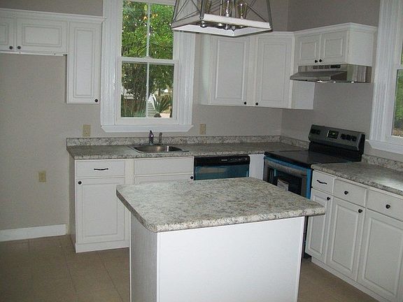 4th image of 307 Gaskin Ave N