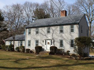 31 Trappers Ln, East Greenwich, RI 02818