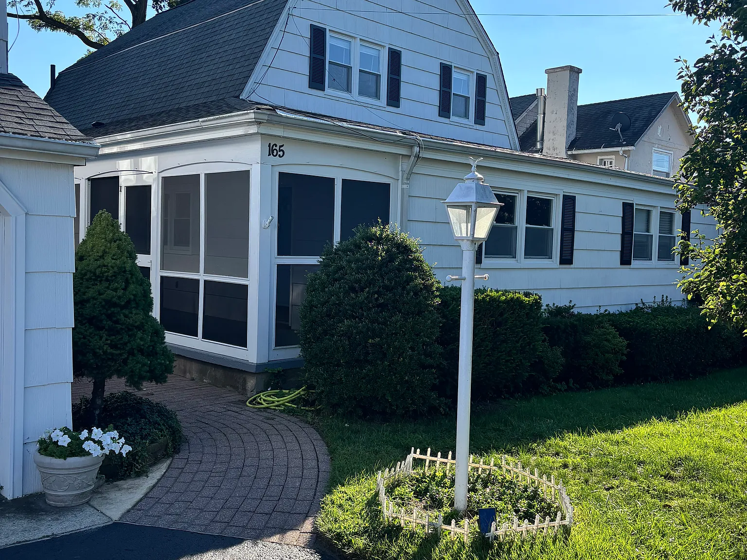 3 bed, 2566 sqft, $4,300 — Photo 1