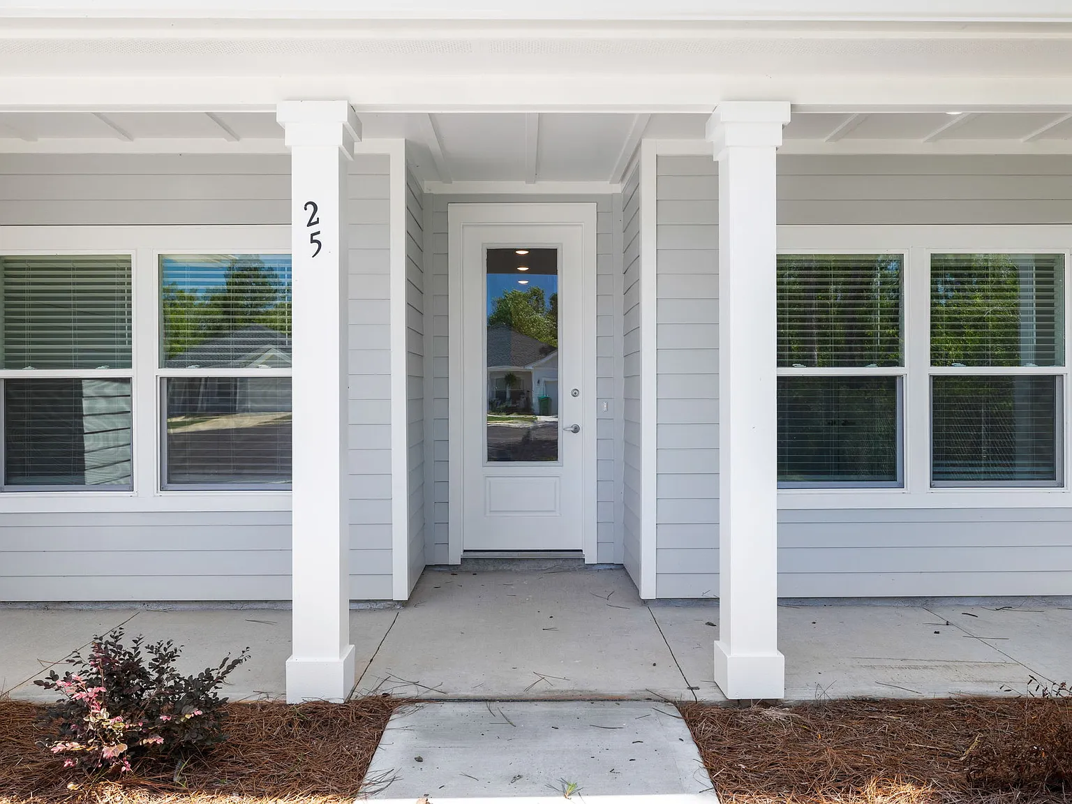3 bed, 1319 sqft, $2,295 — Photo 2