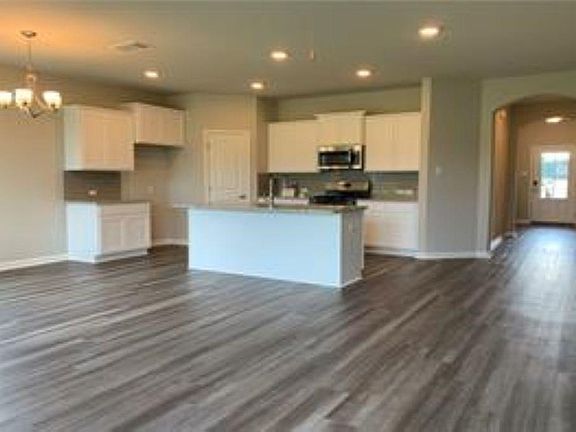 2nd image of 314 Windsor Woods Dr