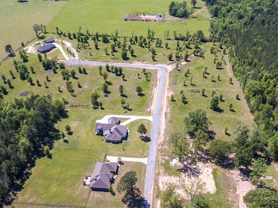 1st image of 204 Majestic Oaks