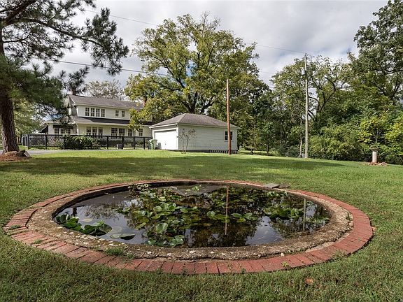 3rd image of 611 Sky Mountain Dr