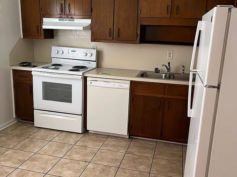 4345 Oakwood Rd — Photo 4