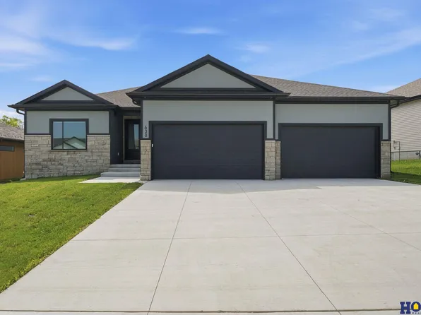 430 90th St, Lincoln, NE 68520
