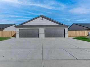12106 E Fontana St, Wichita, KS 67205