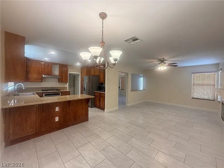 7562 Reindeer Ct — Photo 8