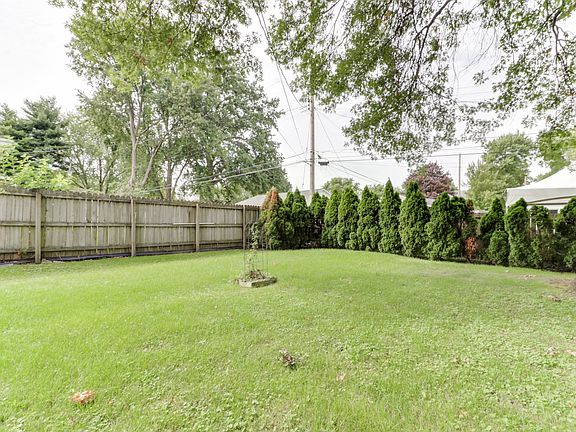 5th image of 14 Woodruff Dr