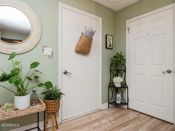 7 Plaza De Las Trinidad #D, Freehold, NJ 07728