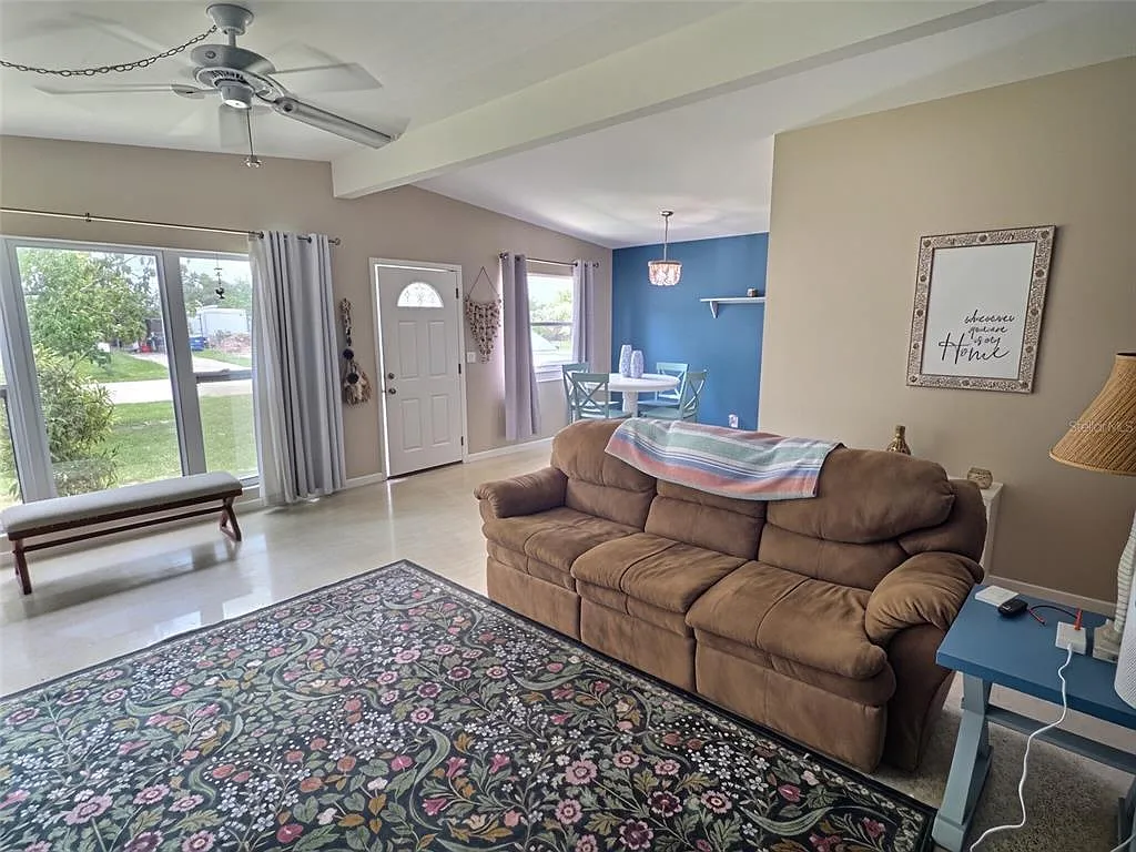 2 bed, 1.5 bath, 1096 sqft, $2,000 — Photo 4