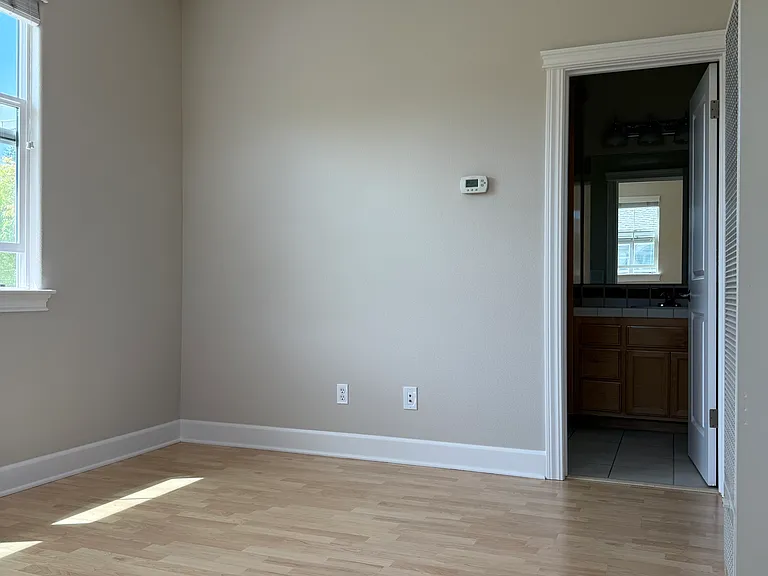 2465 Prairie Ln — Photo 9
