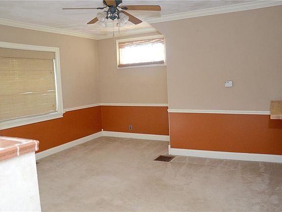 4th image of 1217 Foster Ave