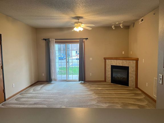 3rd image of 90 Circle Dr APT 1