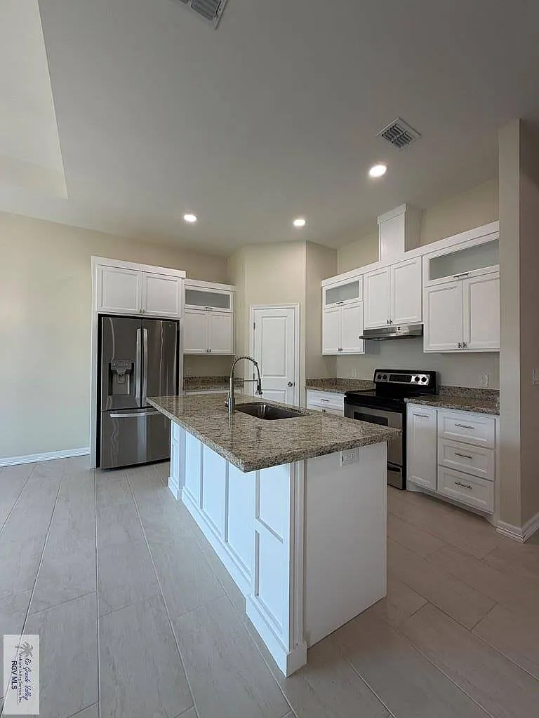 4 bed, 1844 sqft, $2,600 — Photo 3