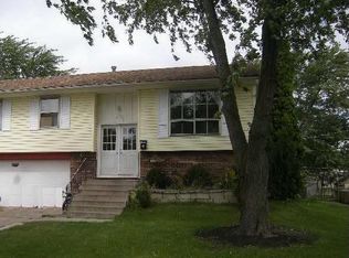310 Brunswick Ct, Streamwood, IL