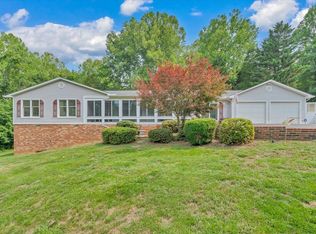 1564 Haymakertown Rd, Troutville, VA 24175