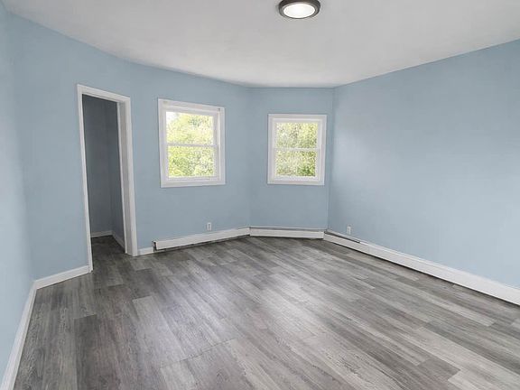 5th image of 33 Pine St Floor 2