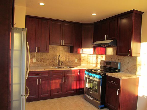 3rd image of 162 Los Olivos Ave