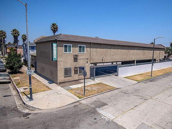 3rd image of 10424 S Broadway #6