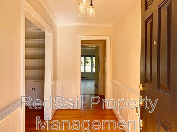 3rd image of 18 River Rd