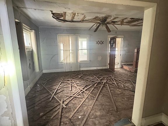4th image of 2315 Caledonia St