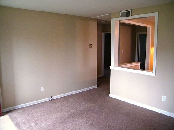 3rd image of 1365 E 349th St