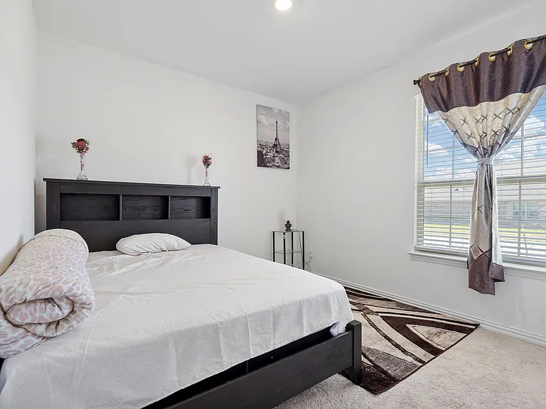 1713 Lake Grove Dr — Photo 5