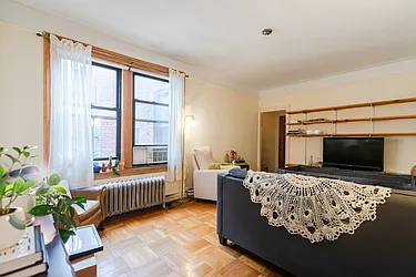 Rented by Coldwell Banker Warburg