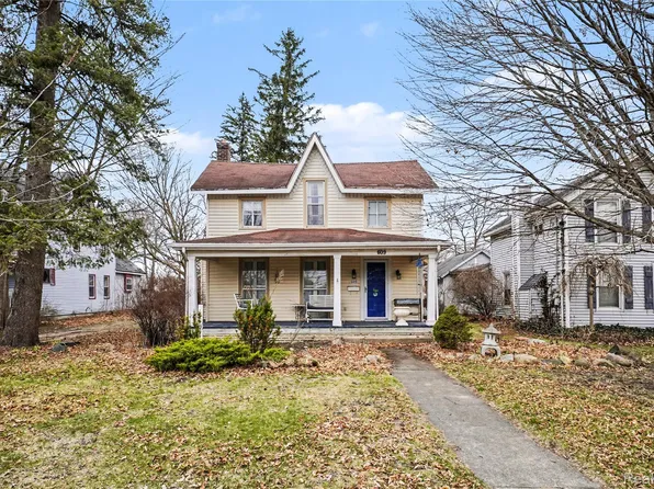 609 Main St, Fenton, MI 48430