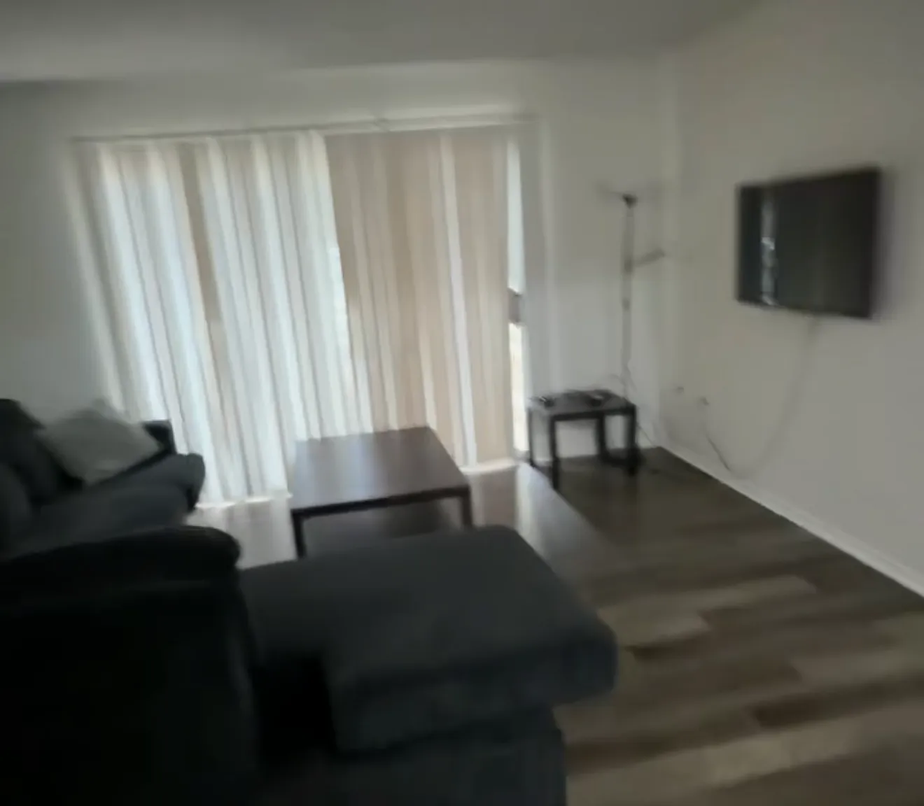 2 bed, 950 sqft, $1,600 — Photo 2
