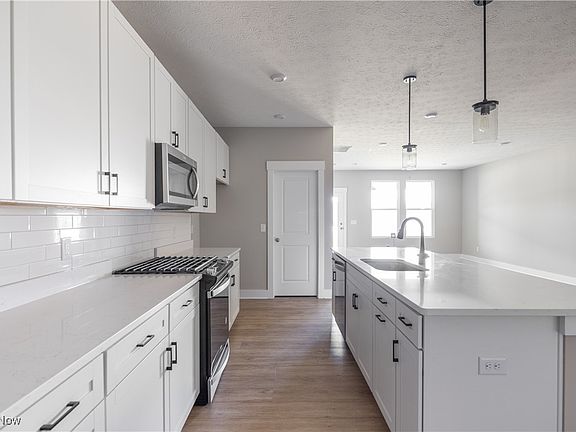4th image of 29792 Lobello Dr