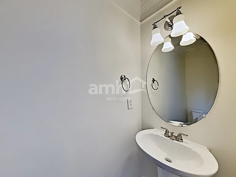 5125 Macarthur Ave — Photo 11
