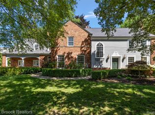 748 Waddington St, Bloomfield Hills, MI 48301