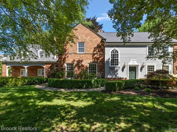 748 Waddington St, Bloomfield Hills, MI 48301
