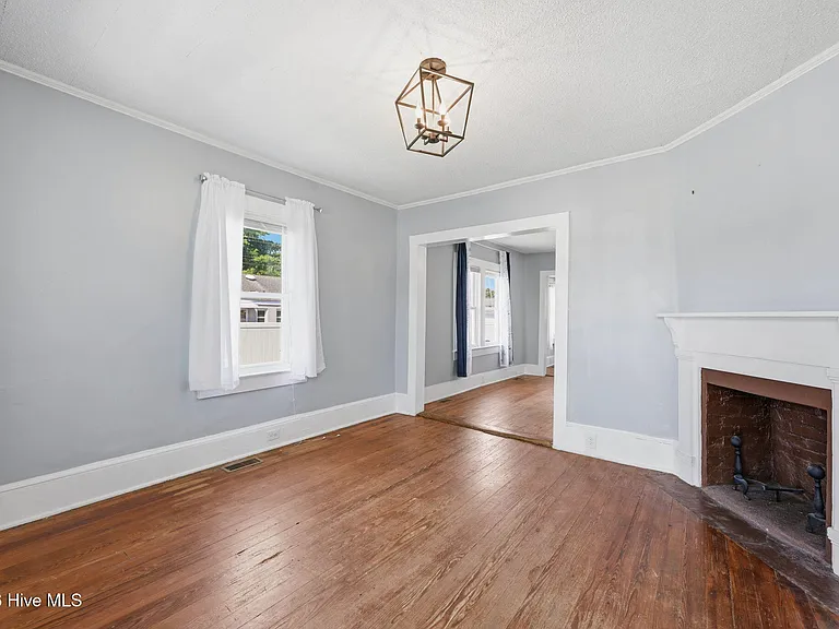 1304 Stallings Pkwy — Photo 4