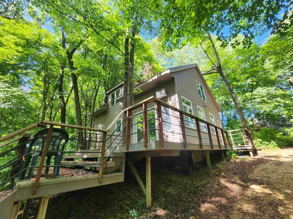 8626 Whispering Bluffs Ln, Cassville, WI 53806