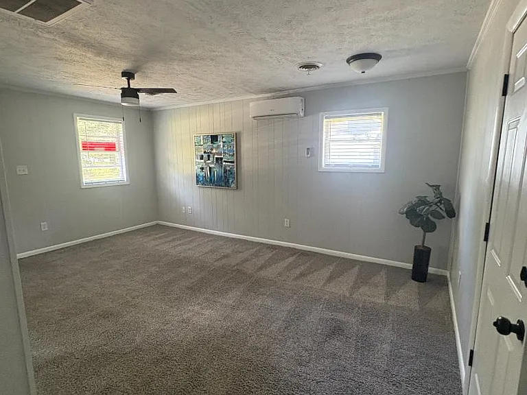711 Bullock St — Photo 4