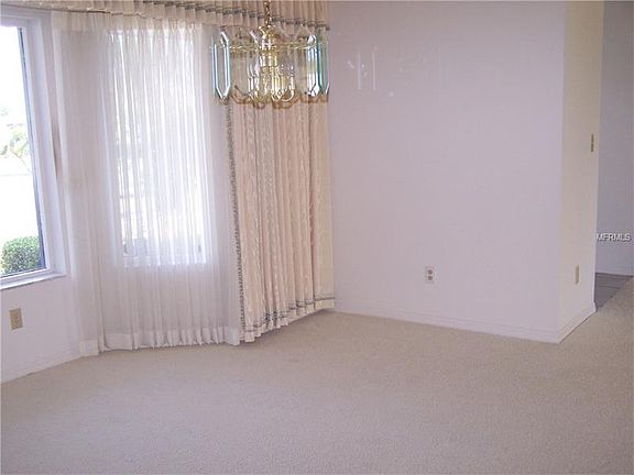 4th image of 408 Smithfield Ln