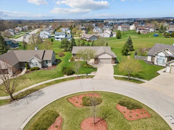 W208N16471 St Andrews COURT, Jackson, WI 53037