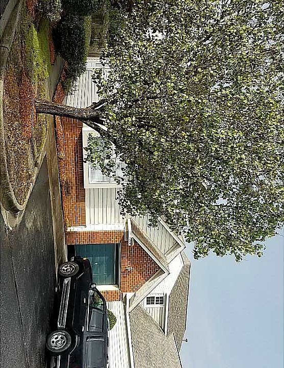 2nd image of 1216 Club Point Rd