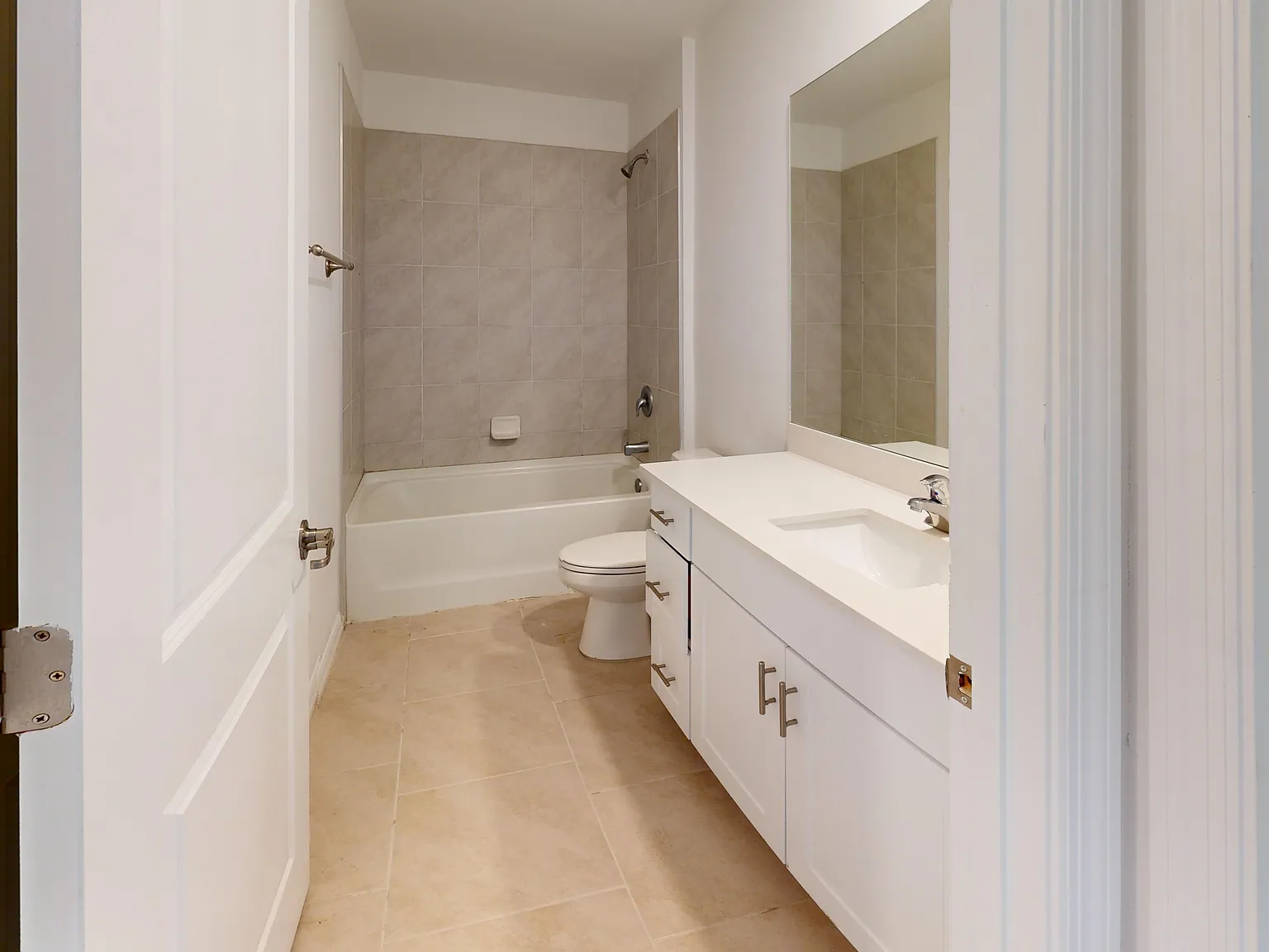 4 bed, 1941 sqft, $2,195 — Photo 4