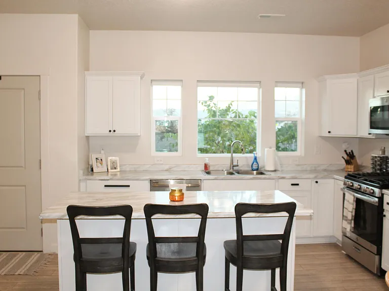 3643 W Drexler Dr — Photo 6
