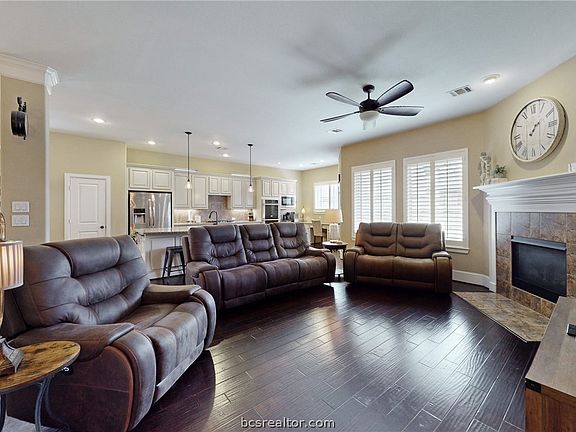 5th image of 2512 Kinnersley Ln